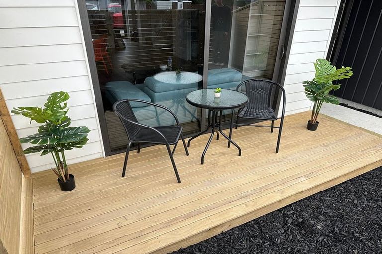 Photo of property in 2/3 Harris Road, Mount Wellington, Auckland, 1051