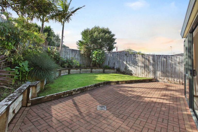Photo of property in 2/148 Pigeon Mountain Road, Half Moon Bay, Auckland, 2012