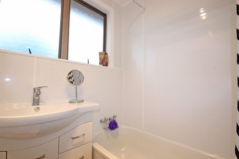 Photo of property in 11 Seddon Street, Takaro, Palmerston North, 4412