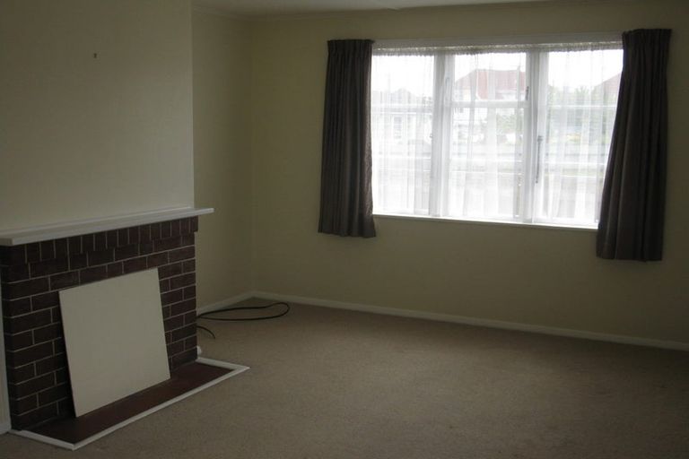 Photo of property in 35 Atiawa Crescent, Waiwhetu, Lower Hutt, 5010