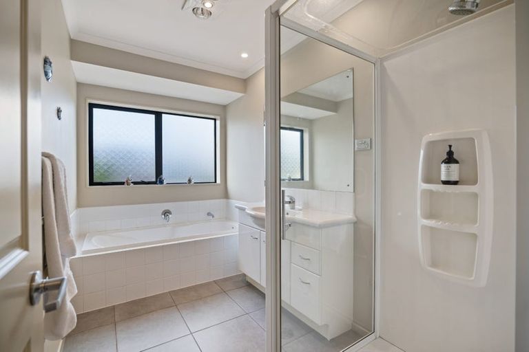 Photo of property in 36 Sunny Crescent, Huapai, Kumeu, 0810