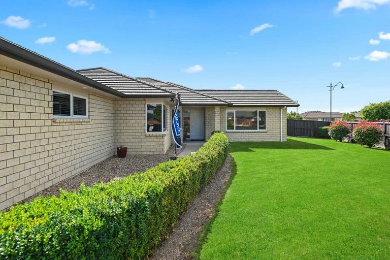 Photo of property in 1 Whitney Place, Rototuna North, Hamilton, 3210
