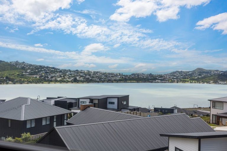 Photo of property in 4b Okupe Grove, Aotea, 5024