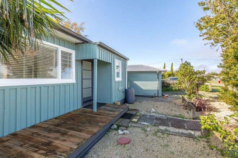 Photo of property in 15 Woodward Street East, Featherston, 5710