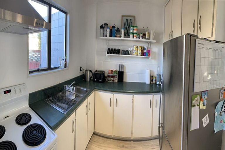 Photo of property in 2/25 Tennyson Street, Petone, Lower Hutt, 5012