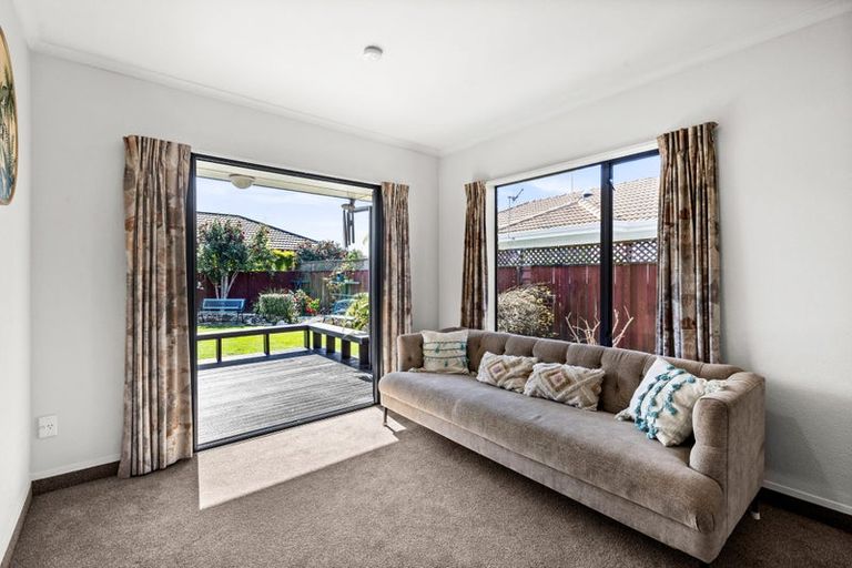 Photo of property in 1 Hyatt Grove, Greenmeadows, Napier, 4112