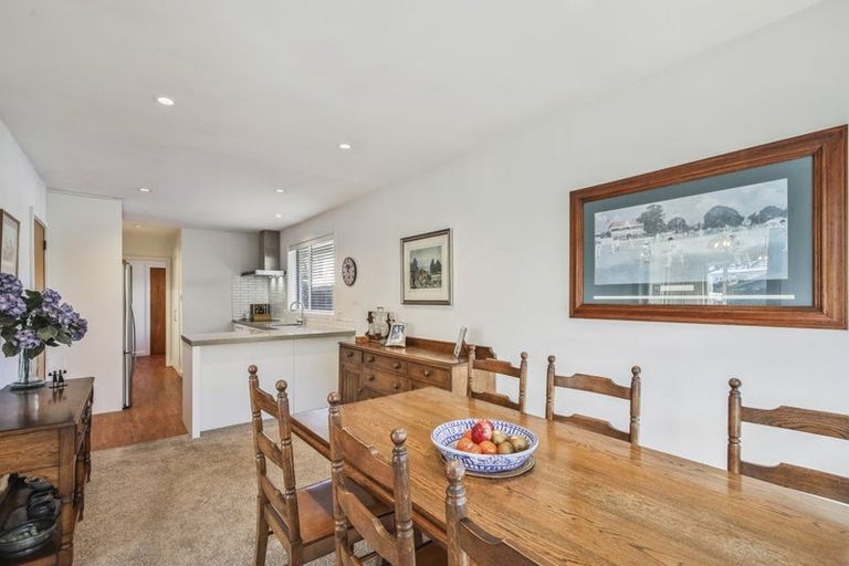 Photo of property in 3 Rachel Place, Avonhead, Christchurch, 8042