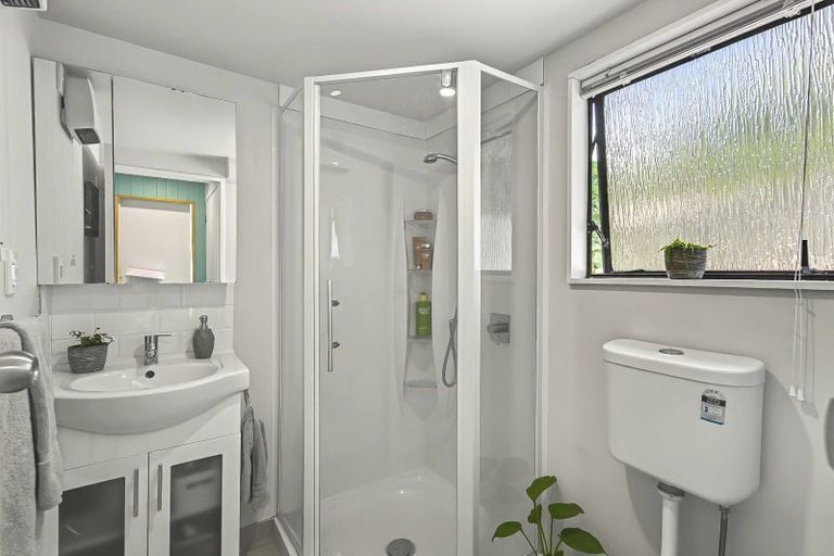 Photo of property in 222 Main Road South, Raumati South, Paraparaumu, 5032