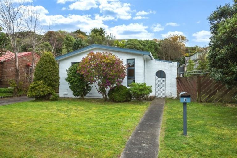 Photo of property in 4 Bowline Place, Whitby, Porirua, 5024