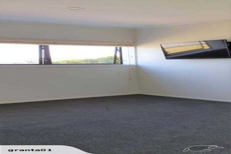 Photo of property in 34 Knights Road, Rothesay Bay, Auckland, 0630