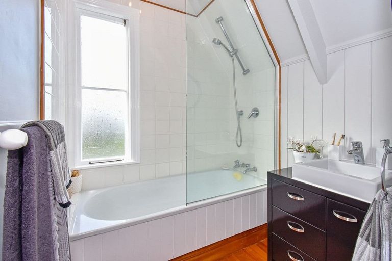 Photo of property in 84 Wattle Farm Road, Wattle Downs, Auckland, 2103