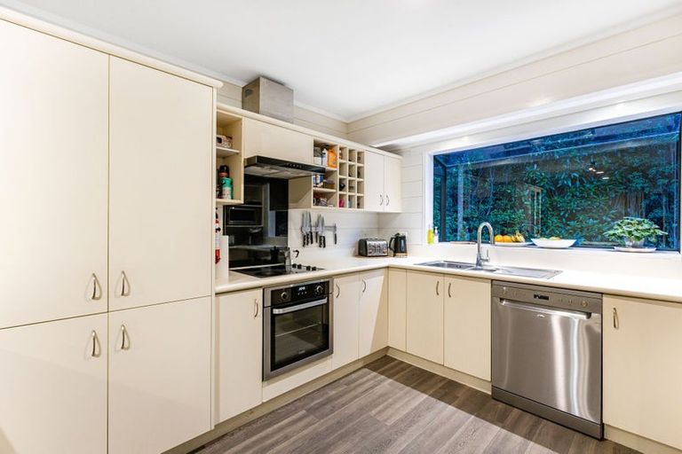 Photo of property in 4 Joseph Banks Drive, Whitby, Porirua, 5024