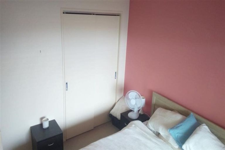 Photo of property in Stadium Garden Flats, 213/107 Thorndon Quay, Pipitea, Wellington, 6011