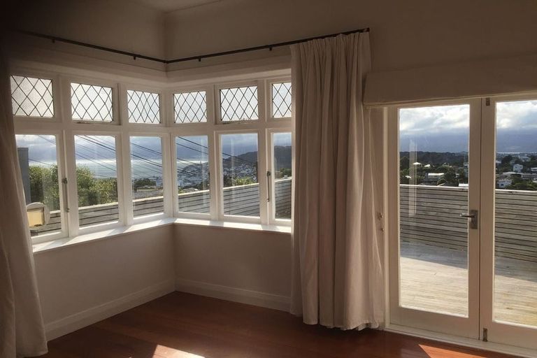 Photo of property in 20 Sugarloaf Road, Brooklyn, Wellington, 6021