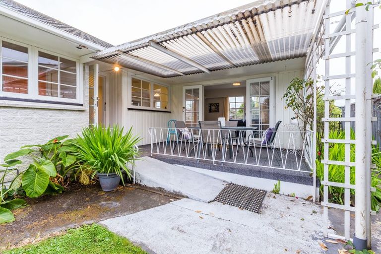 Photo of property in 8 James Cook Street, Havelock North, 4130