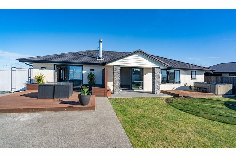 Photo of property in 15 Foxton Drive, Kaiapoi, 7630