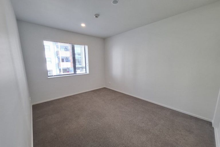 Photo of property in 102/2a Matatiki Street, Northcote, Auckland, 0627