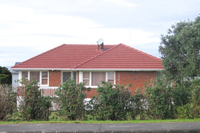 Photo of property in 104 Lincoln Park Avenue, Massey, Auckland, 0614