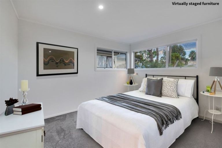 Photo of property in 49 Roberts Road, Matakatia, Whangaparaoa, 0930