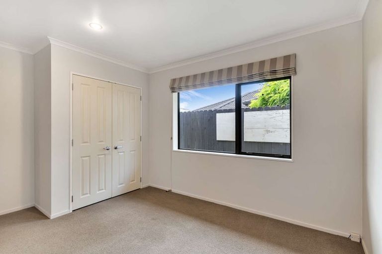 Photo of property in 21 Mandalay Place, Waiuku, 2123