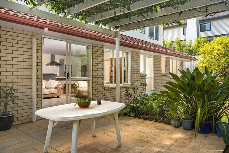 Photo of property in 60 Aberley Road, Schnapper Rock, Auckland, 0632