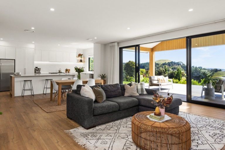 Photo of property in 3 Te Roera Drive, Taradale, Napier, 4112