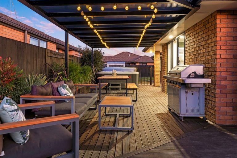 Photo of property in 23 Seabreeze Place, Papamoa Beach, Papamoa, 3118