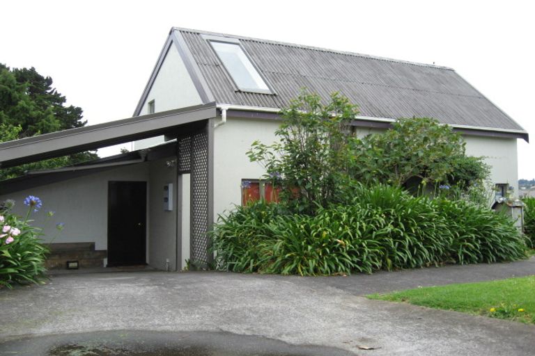 Photo of property in 2a Seaforth Avenue, Mangere Bridge, Auckland, 2022