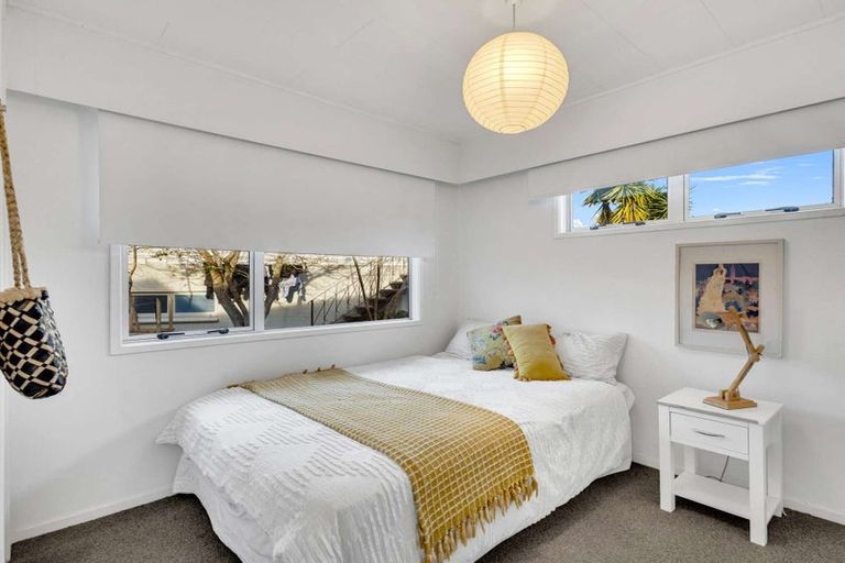 Photo of property in 2 Ashford Place, Havelock North, 4130