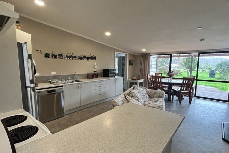 Photo of property in 150 Akatarawa Road, Reikorangi, Waikanae, 5391