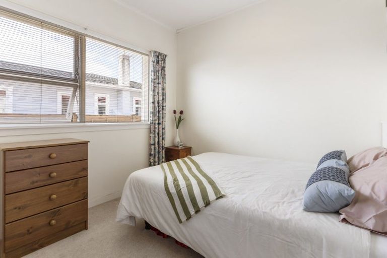 Photo of property in 1/137 Shakespeare Road, Milford, Auckland, 0620