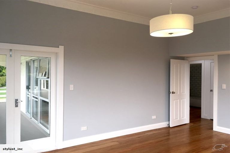 Photo of property in 2 Bayview Road, Paremata, Porirua, 5024