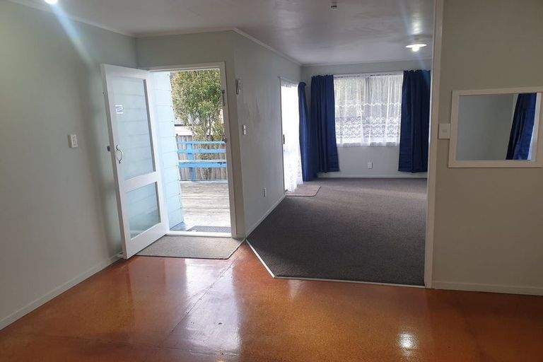 Photo of property in 12 Edwin Freeman Place, Ranui, Auckland, 0612