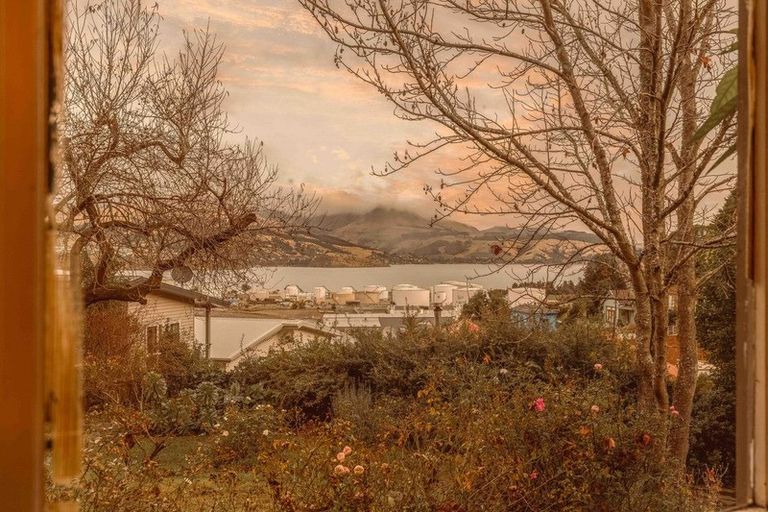 Photo of property in 24a Voelas Road, Lyttelton, 8082