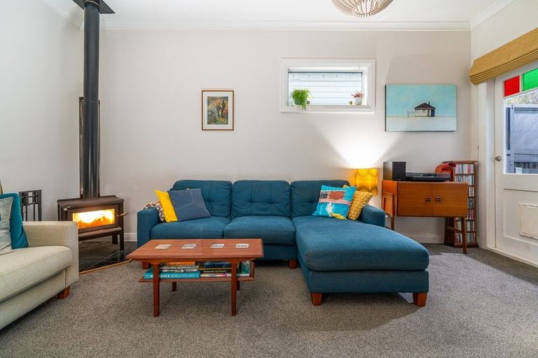 Photo of property in 187 Queens Drive, Lyall Bay, Wellington, 6022