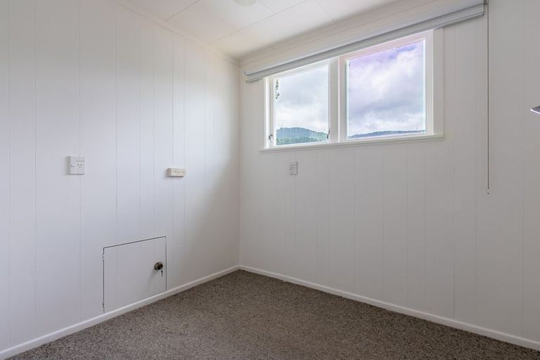 Photo of property in 15 Brazier Grove, Paraparaumu, 5032