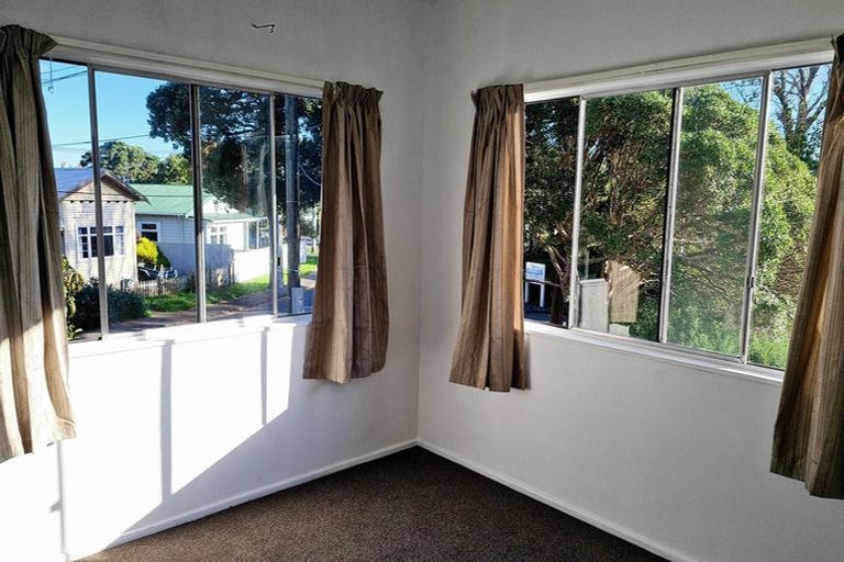 Photo of property in 71b Randwick Crescent, Moera, Lower Hutt, 5010