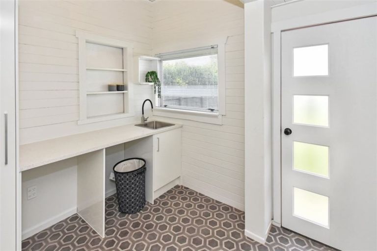 Photo of property in 6 William Street, Mangere East, Auckland, 2024