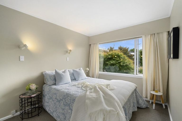 Photo of property in 34 Rosedale Place, Avonhead, Christchurch, 8042