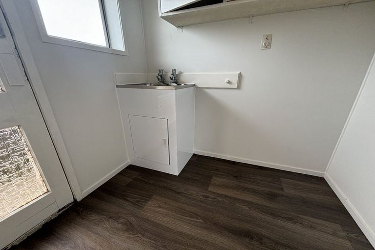 Photo of property in 27 John Walker Drive, Manurewa, Auckland, 2102