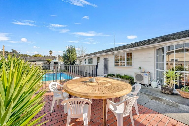 Photo of property in 1 D'arcy Place, Taradale, Napier, 4112
