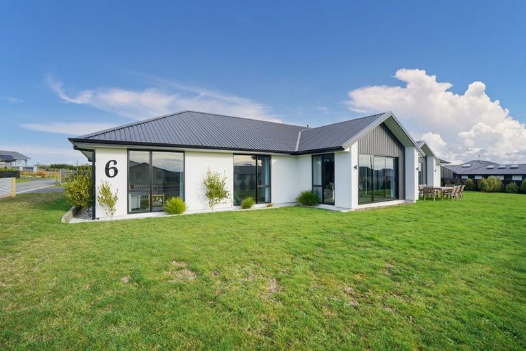 Photo of property in 6 Chatham Rise, Seaward Bush, Invercargill, 9812