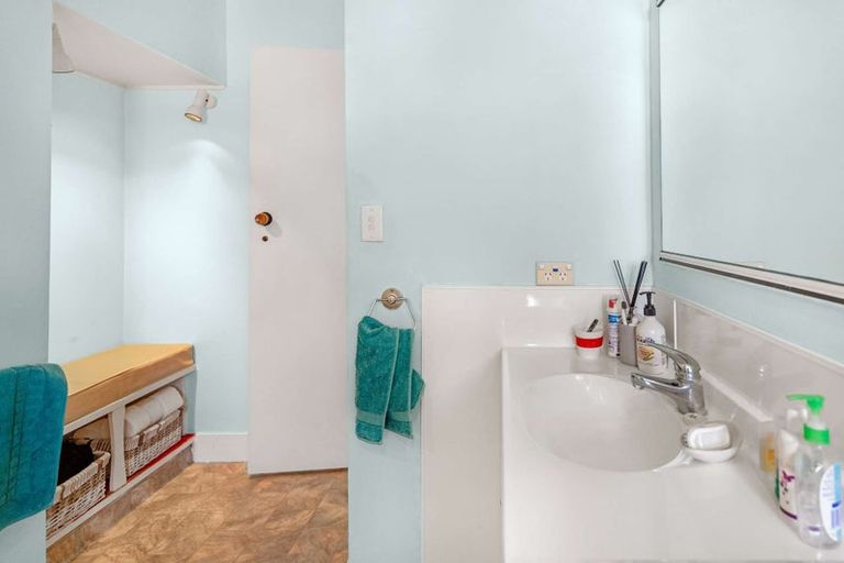 Photo of property in 37 Roretana Drive, Athenree, Waihi Beach, 3177