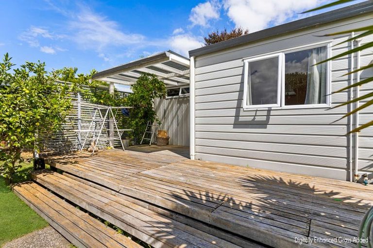 Photo of property in 4 Hugh Avenue, Hamurana, Rotorua, 3097