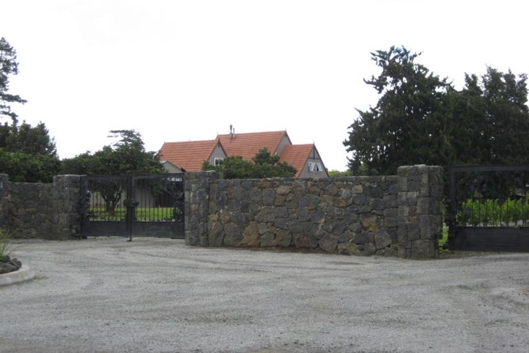 Photo of property in 23 Dysart Lane, Kumeu, 0891