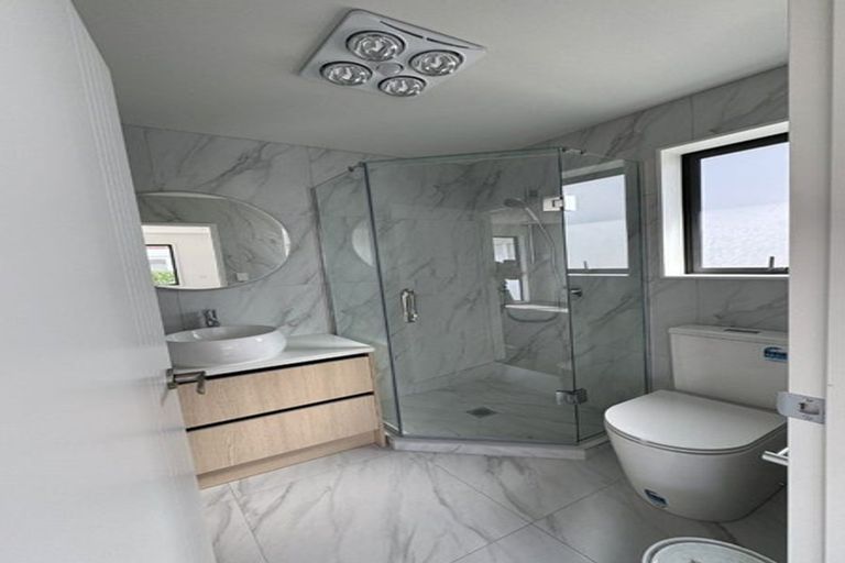 Photo of property in 215c Forrest Hill Road, Forrest Hill, Auckland, 0620