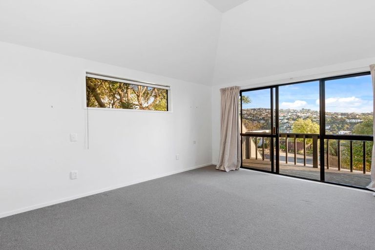Photo of property in 20 Inverness Lane, Redcliffs, Christchurch, 8081