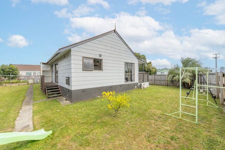 Photo of property in 1 Jasmine Avenue, Dinsdale, Hamilton, 3204