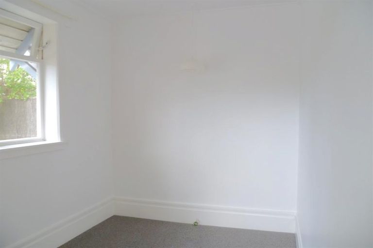 Photo of property in 15 Kenwyn Terrace, Newtown, Wellington, 6021
