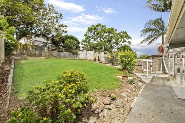 Photo of property in 68 Selwyn Crescent, Forrest Hill, Auckland, 0620